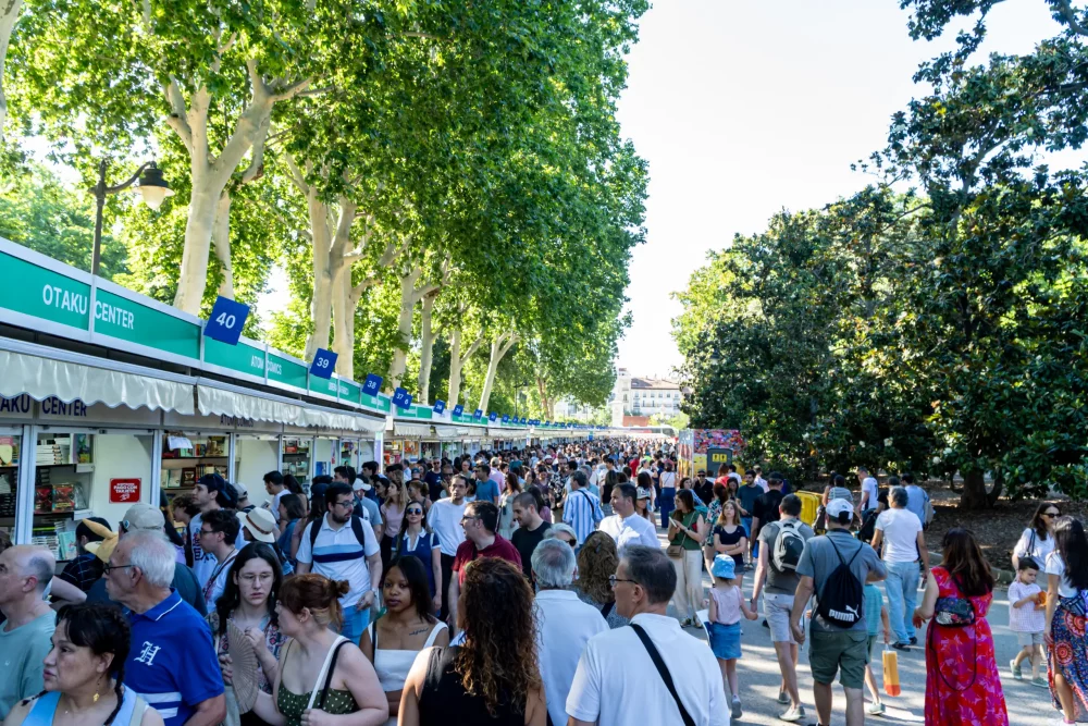 Llega la Feria del Libro de Madrid: descubre las fechas, actividades y firmas más destacadas Llega la Feria del Libro de Madrid: descubre las fechas, actividades y firmas más destacadas