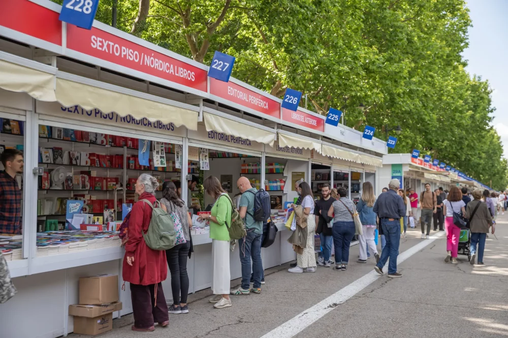 feria-libro-madrid1-1000x667 - Llega la Feria del Libro de Madrid: descubre las fechas, actividades y firmas más destacadas