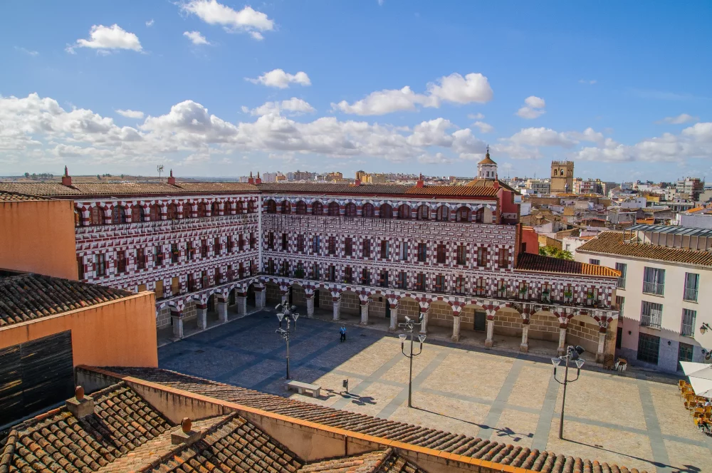 plaza-alta-badajoz-1000x664 - Badajoz estrena línea aérea: qué ver en esta ciudad fronteriza