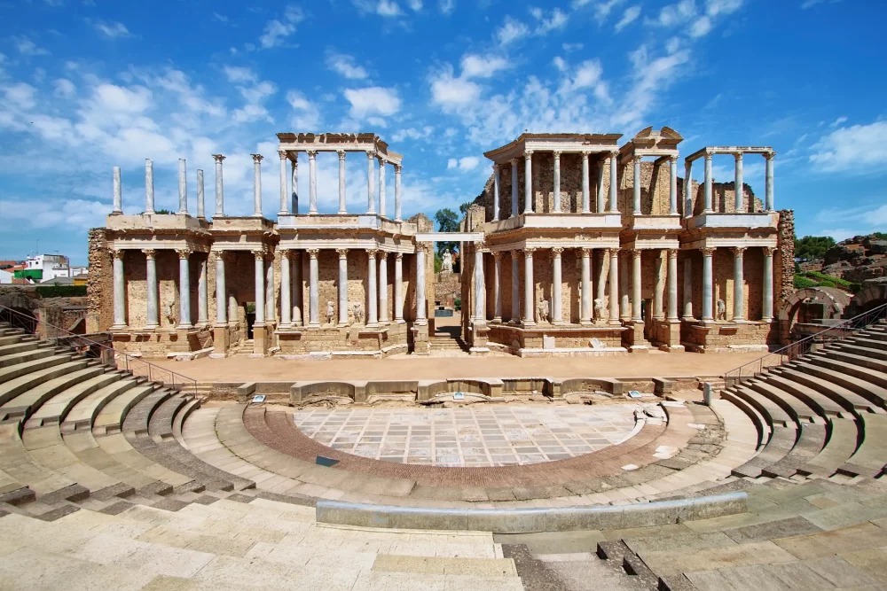 teatro-romano-merida-1000x667 - Badajoz estrena línea aérea: qué ver en esta ciudad fronteriza
