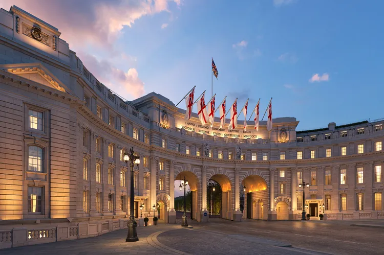 Este icónico edificio de Londres se convertirá en un hotel Waldorf Astoria, y obtuvimos un primer vistazo a su interior