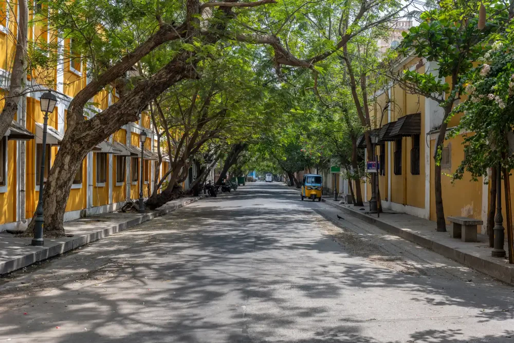 TAL-puducherry-ALISTPOSTRUMIT0626-c1f95bdd3e884752b619d2354bc612f5-1000x667 - 5 hoteles increíbles en el sur de la India, según un experto en viajes