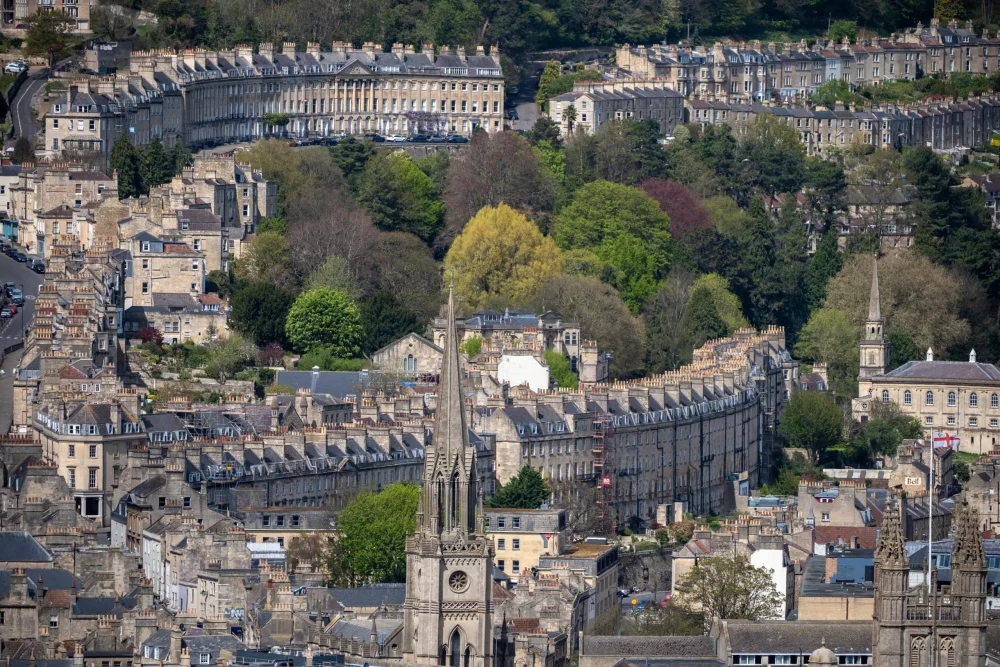 bath-inglaterra-1000x667 - 15 mejores destinos seguros para mujeres que viajan solas