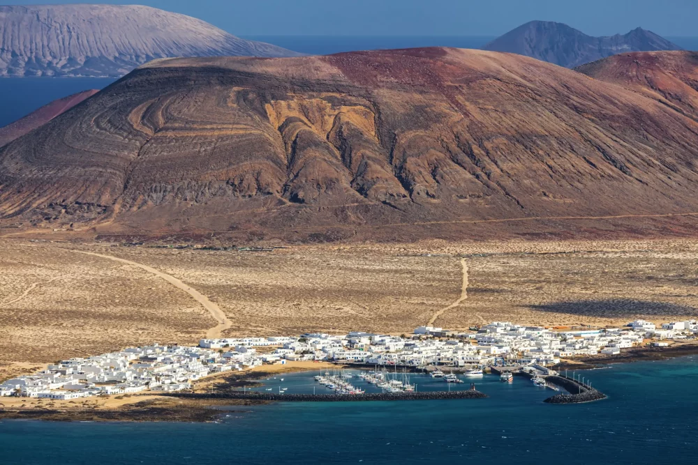 la-graciosa-canarias-1000x667 - Descubre los lugares favoritos del cantante Quevedo en las Canarias