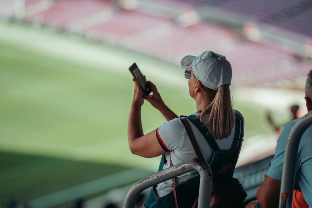 La fiesta del futbol se vive mejor cuando sigues conectado, roaming y datos ilimitados con Airalo La fiesta del futbol se vive mejor cuando sigues conectado, roaming y datos ilimitados con Airalo