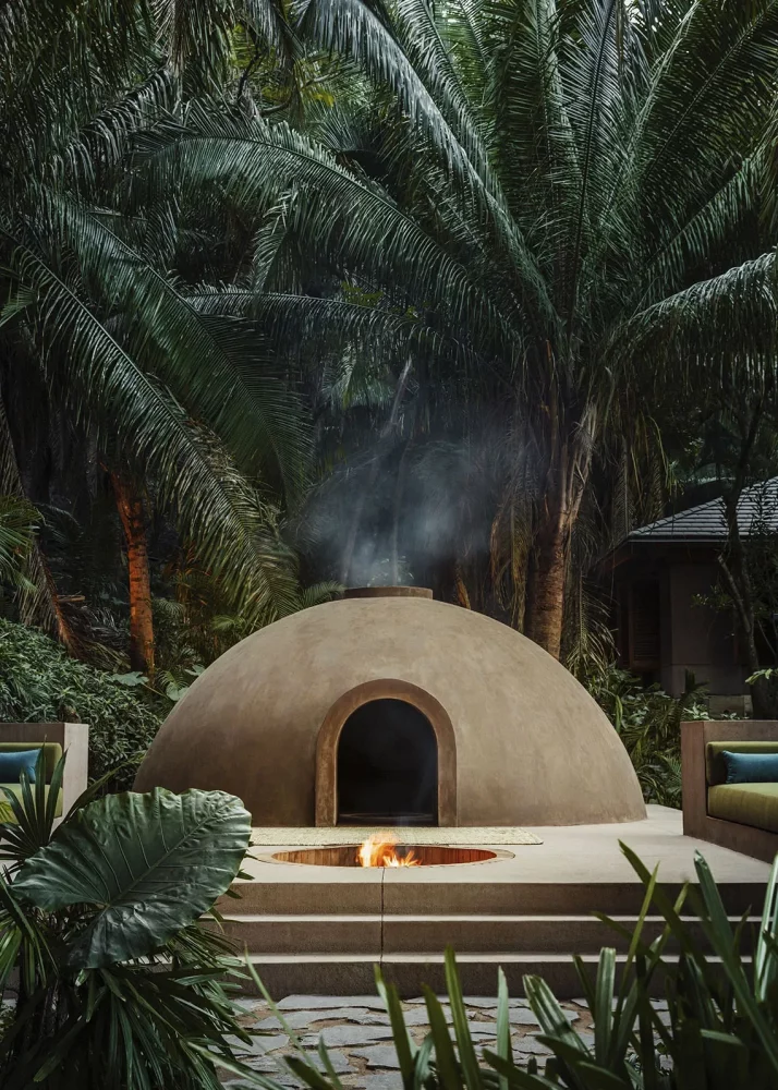 oomm-wellness-spa-temazcal-exterior-portrait-714x1000 - Los spas más espectaculares dentro de la naturaleza