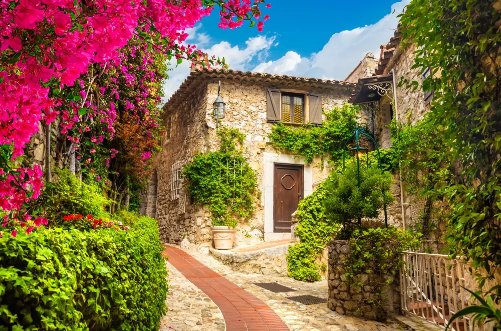 provenza-francia-1000x660 - 15 mejores destinos seguros para mujeres que viajan solas