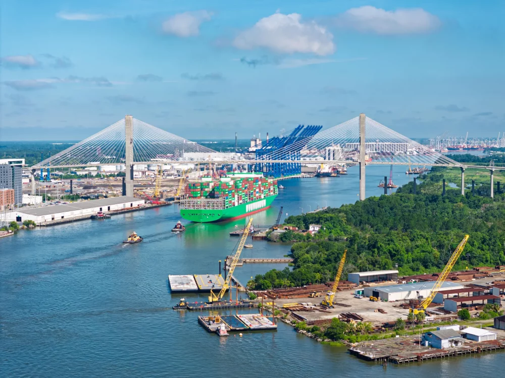 savannah-eeuu-1000x750 - 15 mejores destinos seguros para mujeres que viajan solas