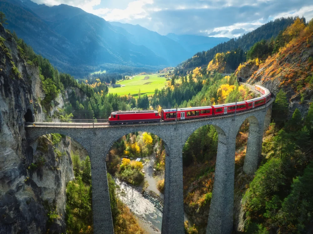 tren-suiza-1000x749 - 15 mejores destinos seguros para mujeres que viajan solas