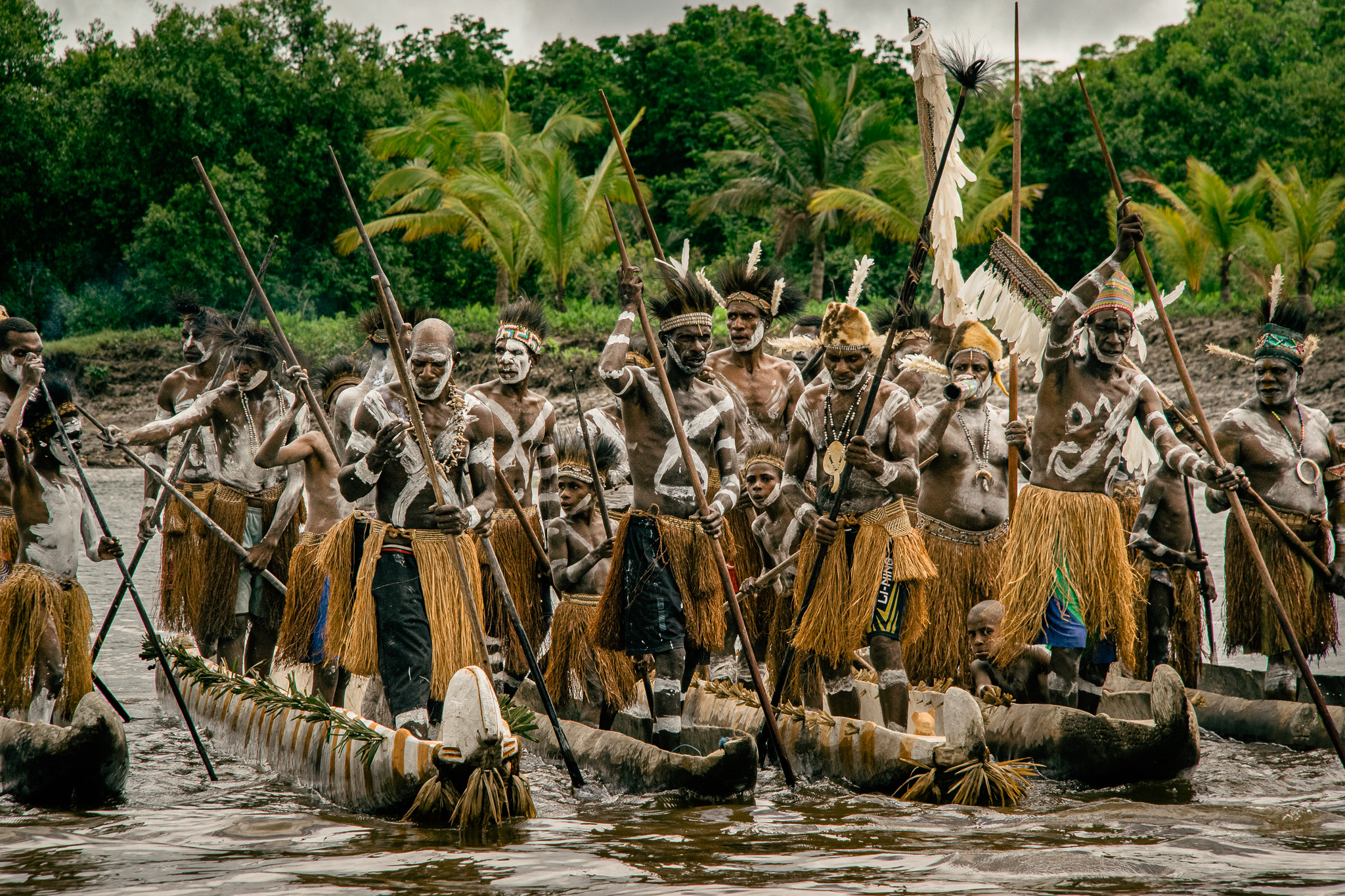 Asmat, la tribu temida por su fama de guerrera y cazadora de cabezas Asmat, la tribu temida por su fama de guerrera y cazadora de cabezas