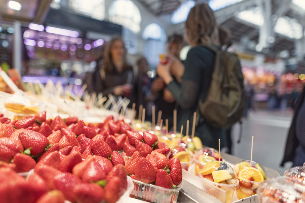 iStock-2278325489-1000x667 - Mercados gastronómicos que debes visitar al menos una vez