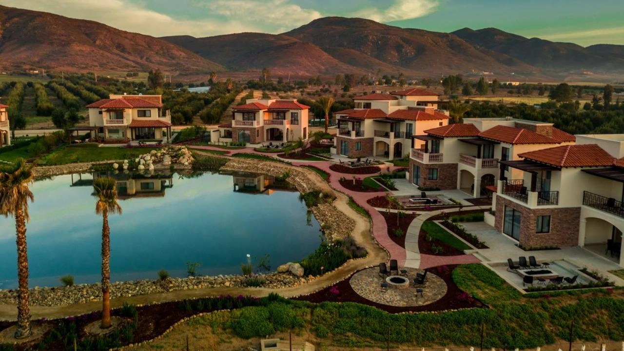 El Cielo Resort: un universo vinícola en el corazón de Valle de Guadalupe El Cielo Resort: un universo vinícola en el corazón de Valle de Guadalupe