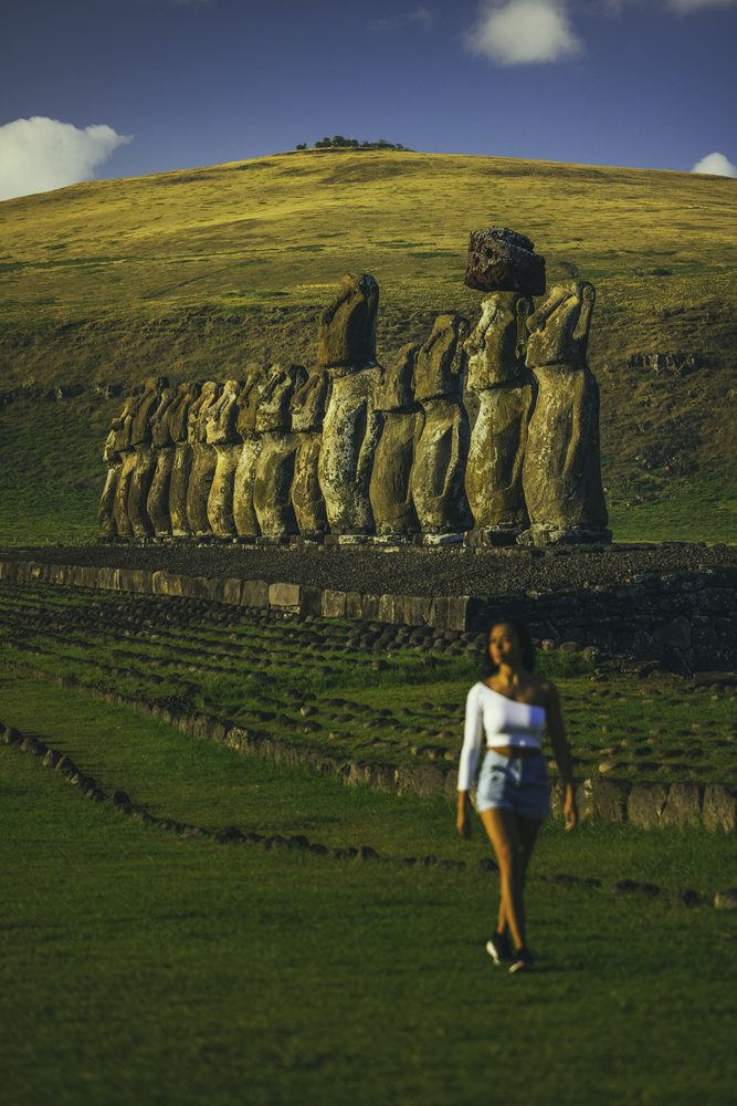 Moai-5-LR-667x1000 - Nayara Hangaroa: un retiro eco-luxury que invita a explorar la cultura ancestral Rapa Nui