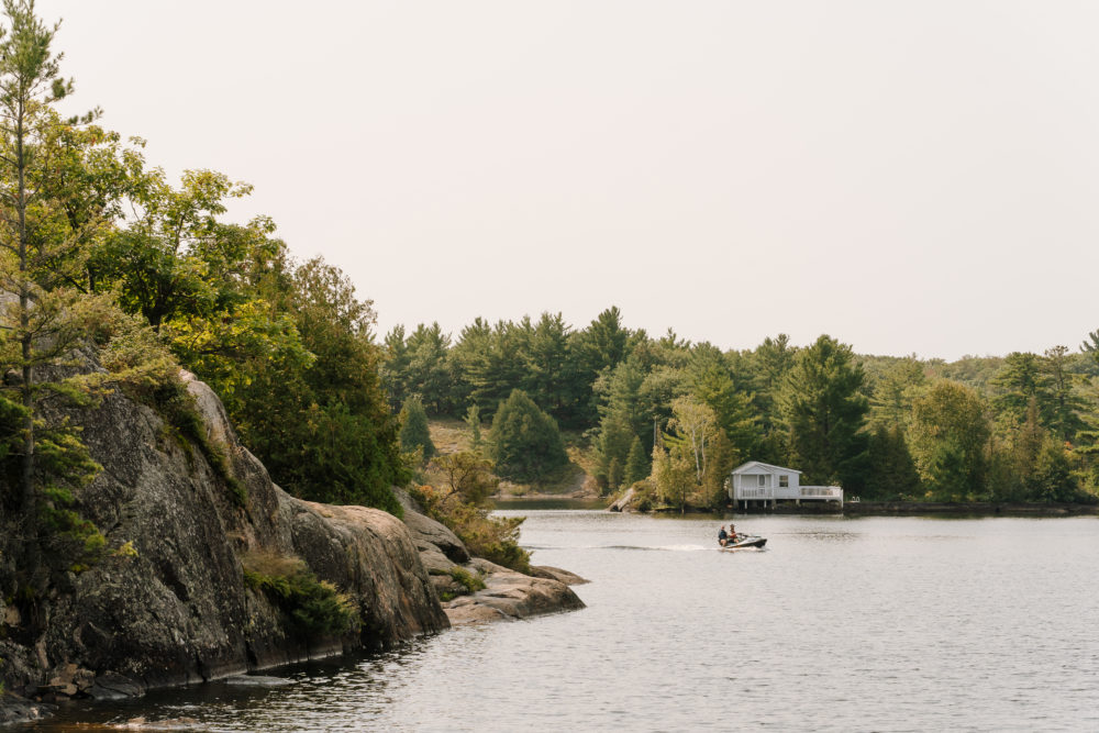 Muskoka-lake-credit-Destination-Ontario-1000x667 - Muskoka: el lujo canadiense frente al agua