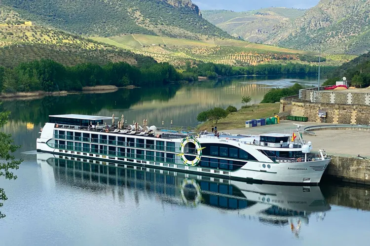Este crucero de lujo por el río Sena recorre París y Normandía con experiencias exclusivas