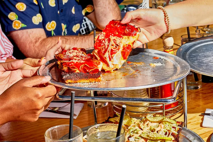 Las 10 mejores ciudades para comer de noche en Estados Unidos, según un estudio