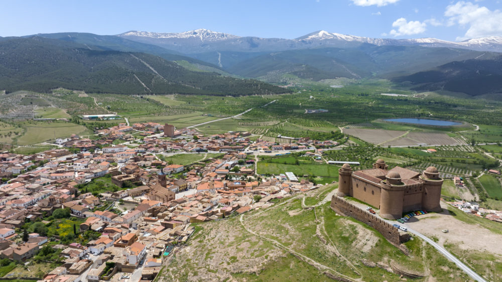 calahorra-granada-1000x562 - Descubre los lugares más emblemáticos por los que pasará la Vuelta Ciclista a España