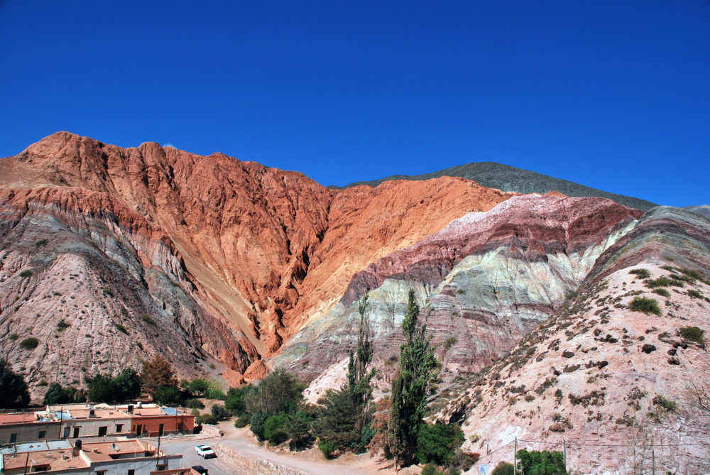 Este tren de lujo recorre el “Cerro de los Siete Colores”, paisajes declarados Patrimonio de la UNESCO y pueblos históricos Este tren de lujo recorre el “Cerro de los Siete Colores”, paisajes declarados Patrimonio de la UNESCO y pueblos históricos