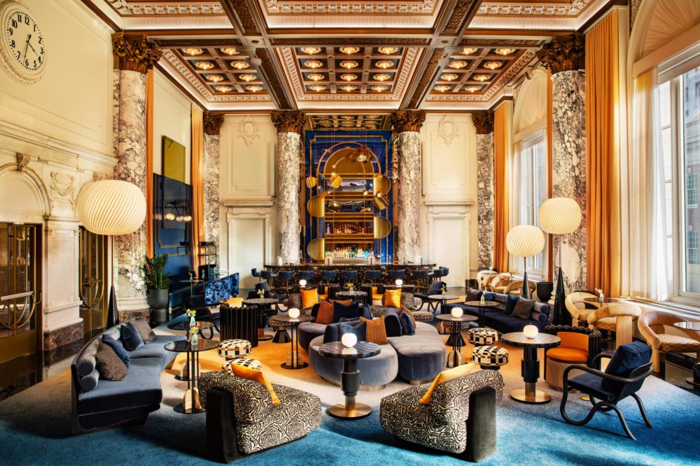 w-union-square-living-room-1000x667 - Este hotel es un homenaje maximalista a Nueva York