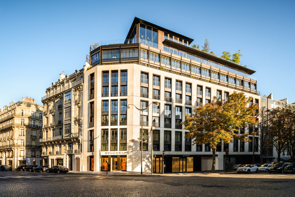 BH-Paris_Facade-1000x667 - Cómo elegir los mejores hoteles para tu próximo viaje a Francia: