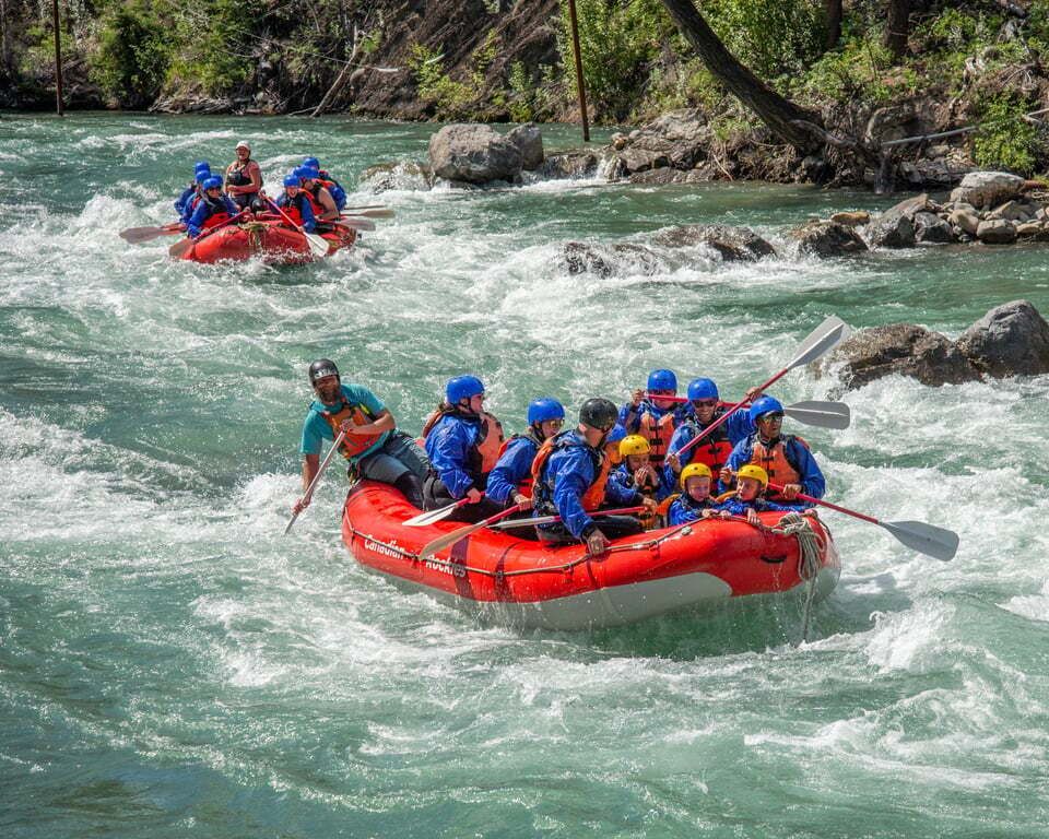Expedia_Modo-Recreo_KananaskisRiverRafting_Banff_Canada_DigitalUseWithinContext_Carousel_960x768 - Modo Recreo: viajes diseñados para volver a jugar
