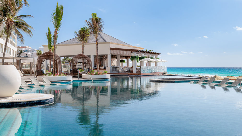 Hyatt-Zilara-Cancun-Main-Pool-1-1000x563 - De la cercanía con el mar a la privacidad de la habitación