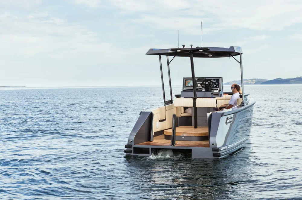 TAL-luxury-vessel-island-tasmania-australia-PICNICISLAND0926-d673d22bba364facb34d9a4a3e37aec9-1000x665 - Puedes rentar una isla privada frente a la costa de Tasmania, Australia, hogar de una colonia de pingüinos